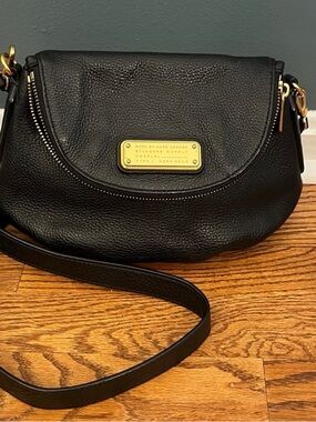 Marc Jacobs Natasha crossbody in black pebbled leather
